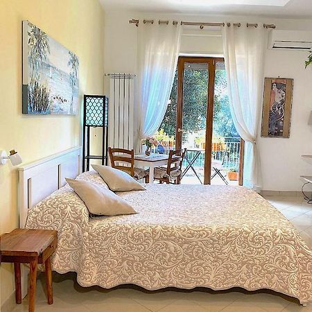 Angelina Suite B&B - Sorrento Centro エクステリア 写真