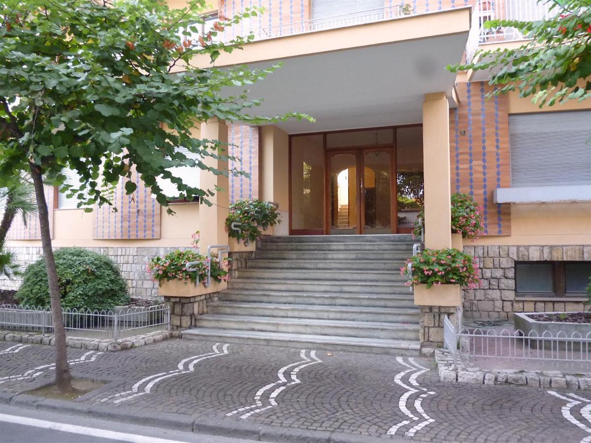 Angelina Suite B&B - Sorrento Centro エクステリア 写真