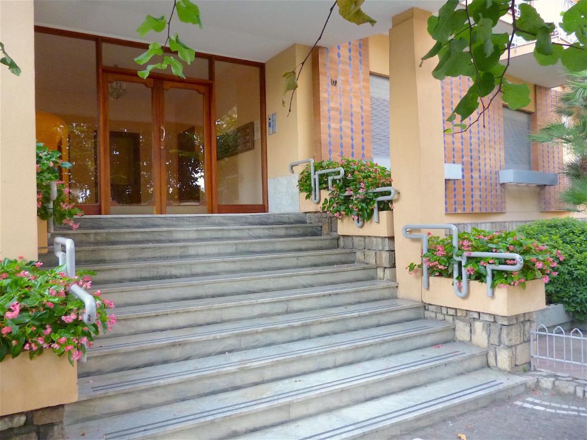 Angelina Suite B&B - Sorrento Centro エクステリア 写真