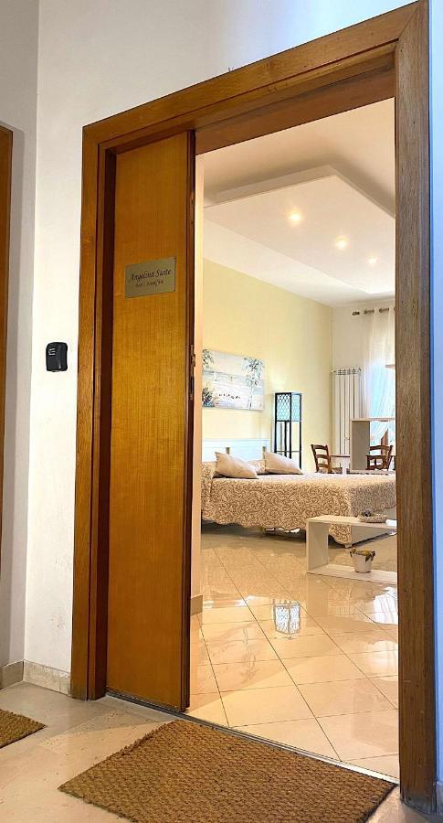 Angelina Suite B&B - Sorrento Centro エクステリア 写真