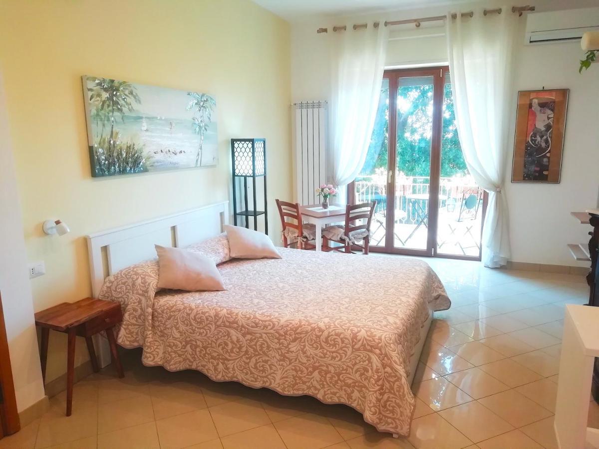Angelina Suite B&B - Sorrento Centro エクステリア 写真